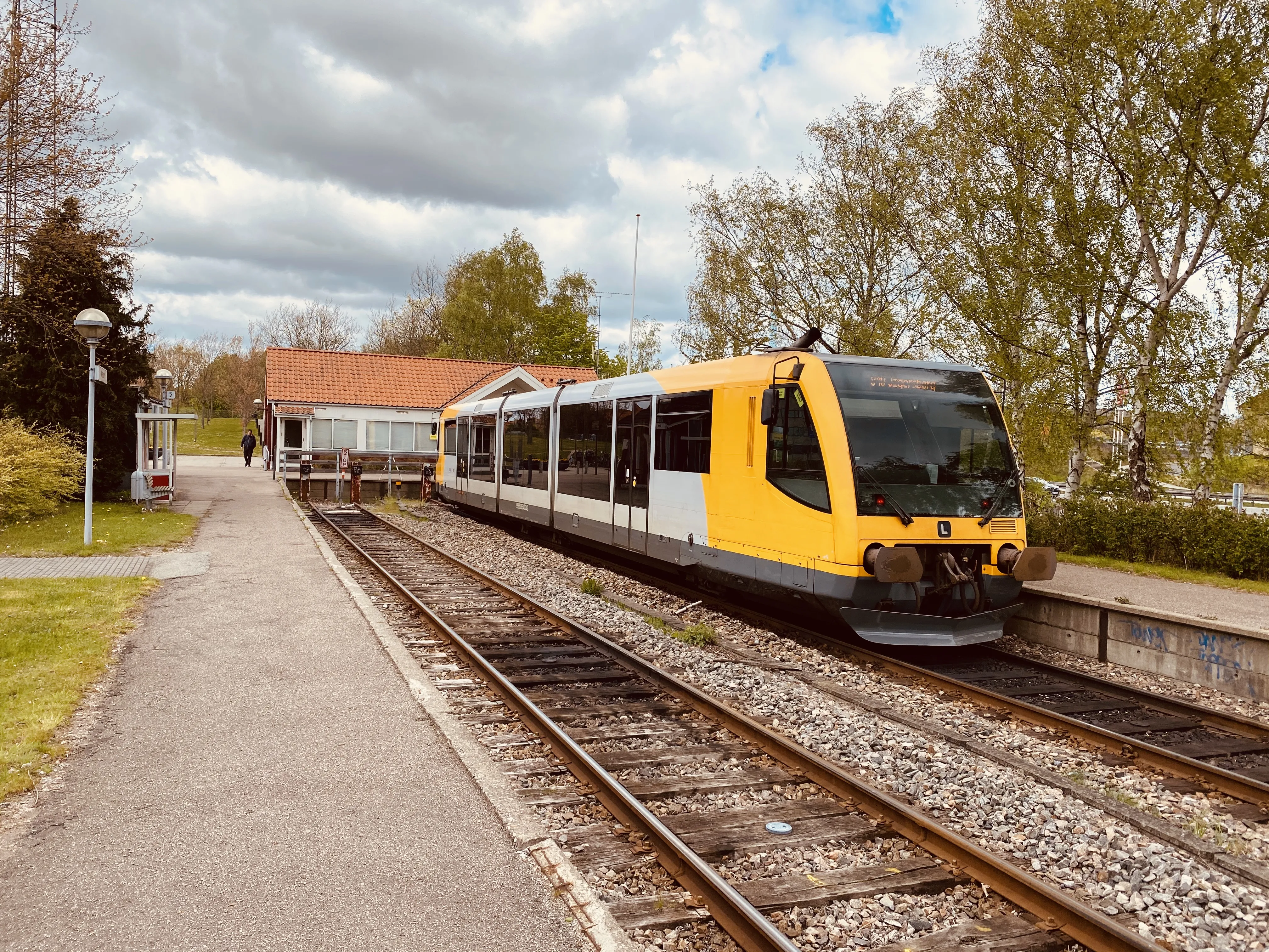 Regiosprinter ud for Nærum Station.